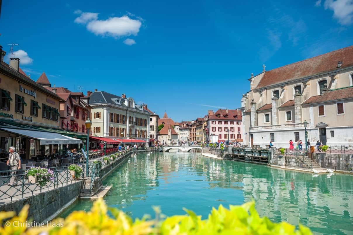J1 Annecy marché vieille ville