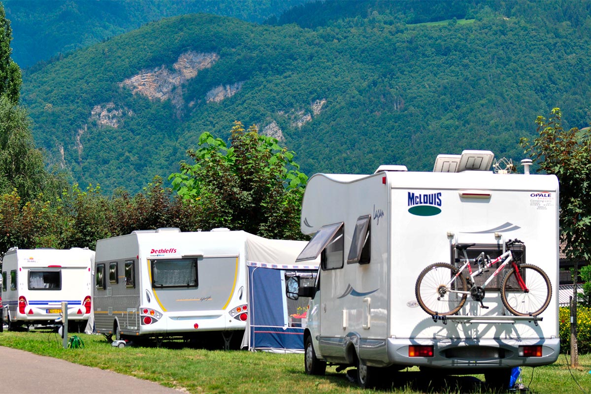 kamperplaats-wohnmobilplatz-motorhome-camping-car