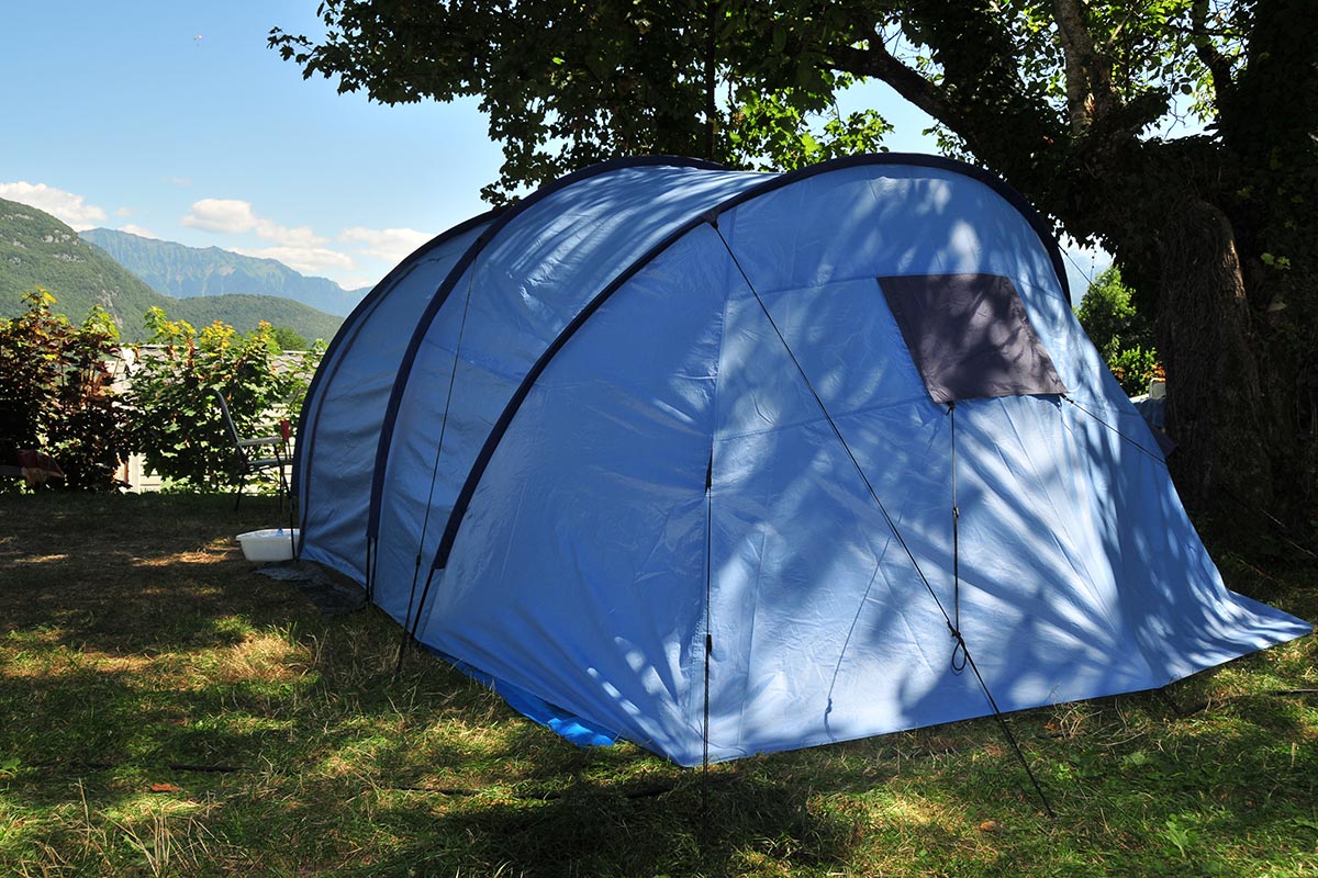 tente-camping-emplacement-annecy