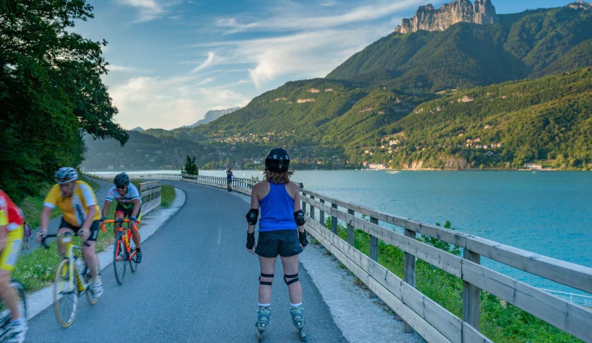 vélo-course-lac-Annecy-lake-rollerblades-bike
